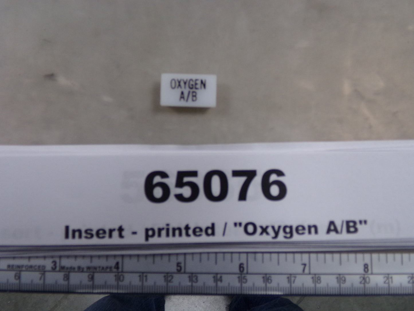 Insert, 'OXYGEN A/B', White, Switch Label Window